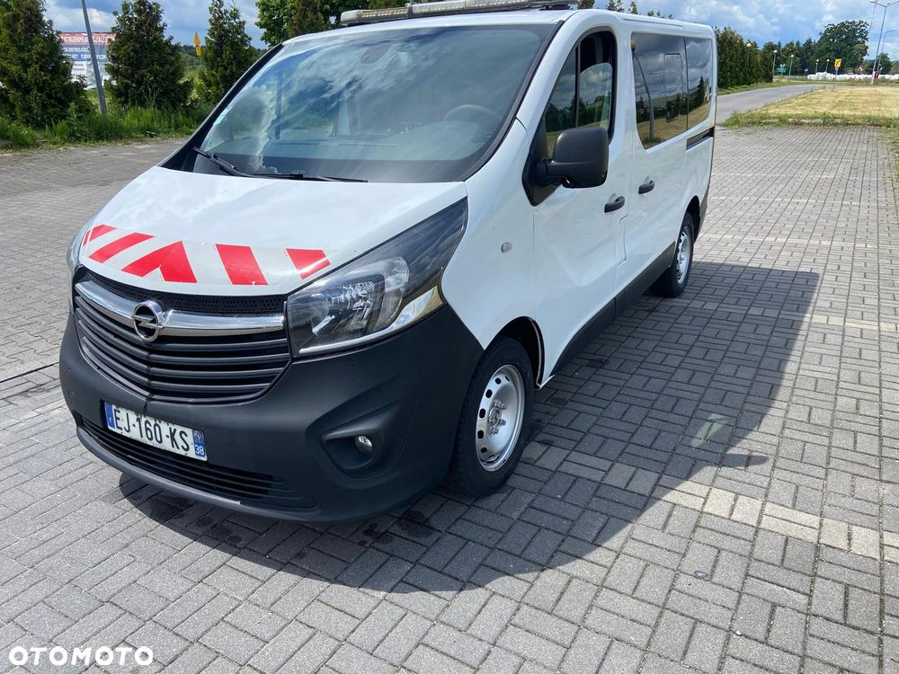 Opel Ambulans Karetka vivaro - 1