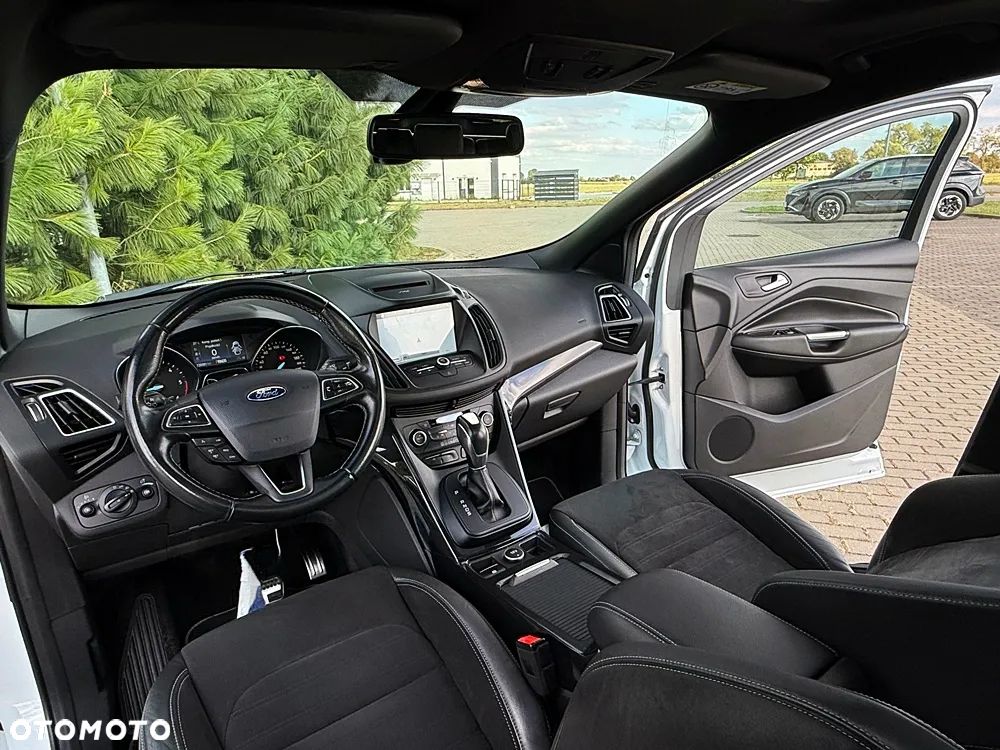 Ford Kuga 2.0 TDCi 4x4 ST-Line - 32
