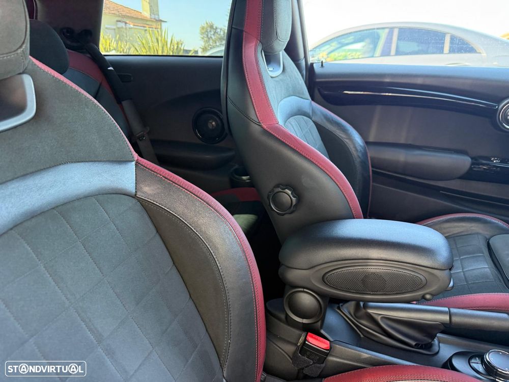 MINI 3 Portas John Cooper Works Aut. - 35