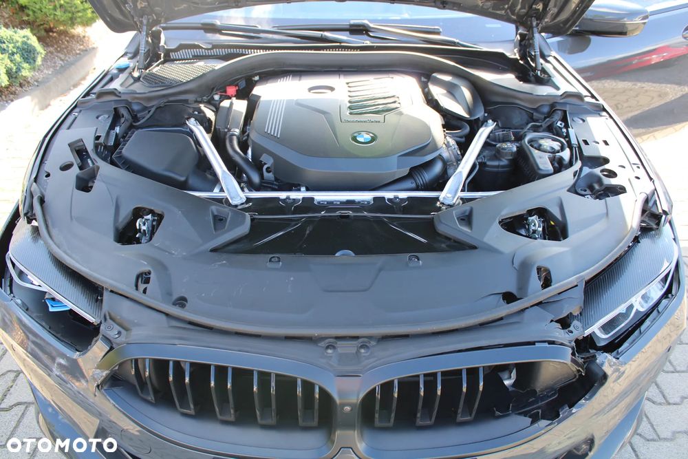 BMW Seria 8 840i xDrive - 14