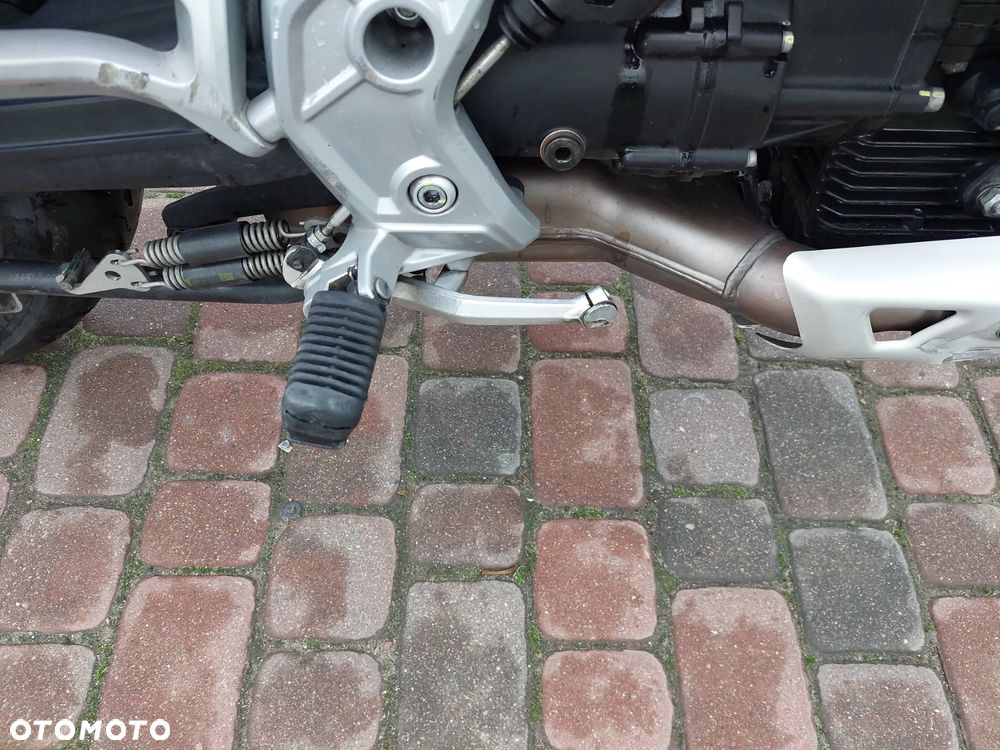 Moto Guzzi V85 - 15