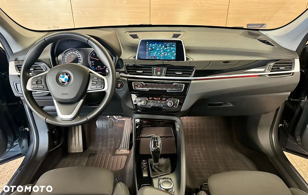 BMW X1 sDrive18i GPF Sport Line - 13