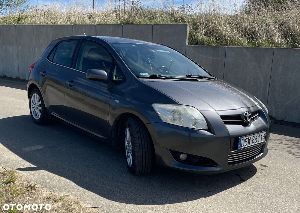 Toyota Auris 1.4 D-4D - 5