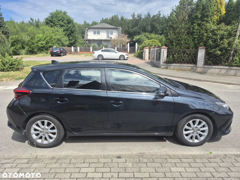 Toyota Auris 1.6 D-4D Comfort - 4
