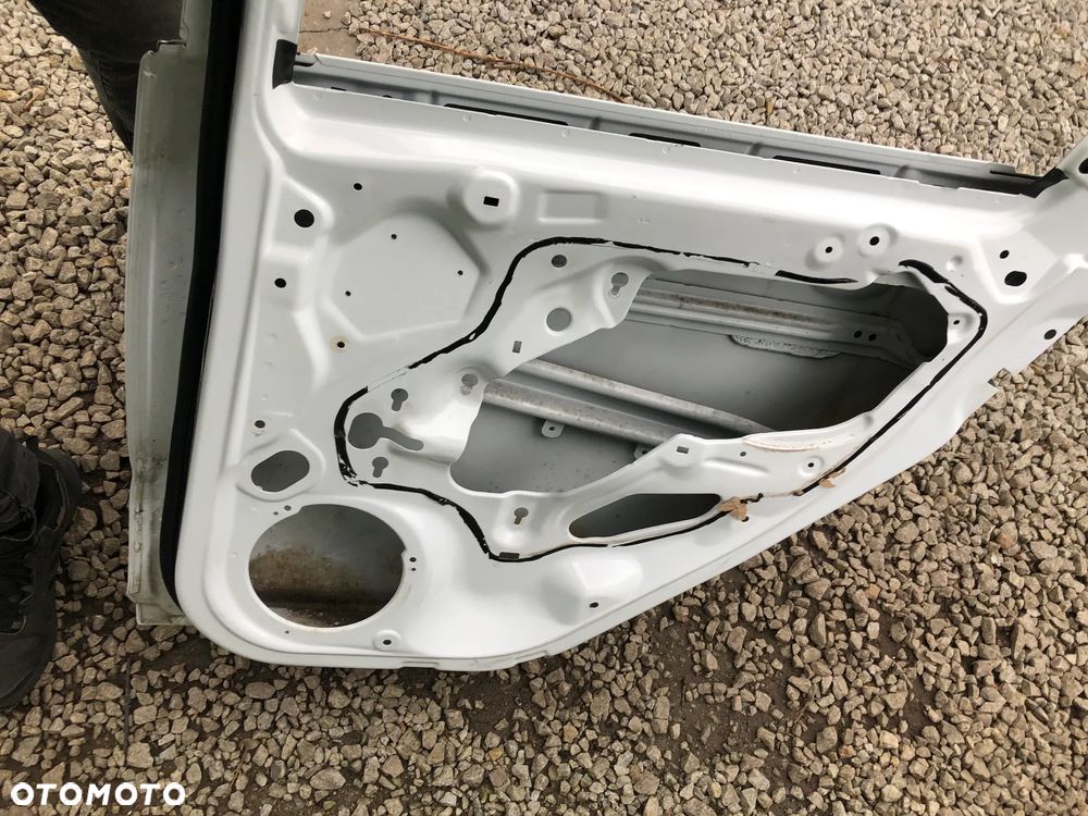 FOCUS MK3 LIFT KOMBI DRZWI PRAWY TYŁ KOMP KOLOR - 5