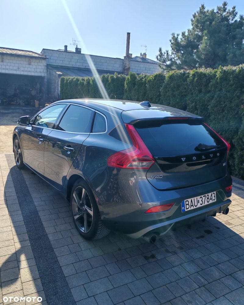 Volvo V40 D2 R-Design - 7