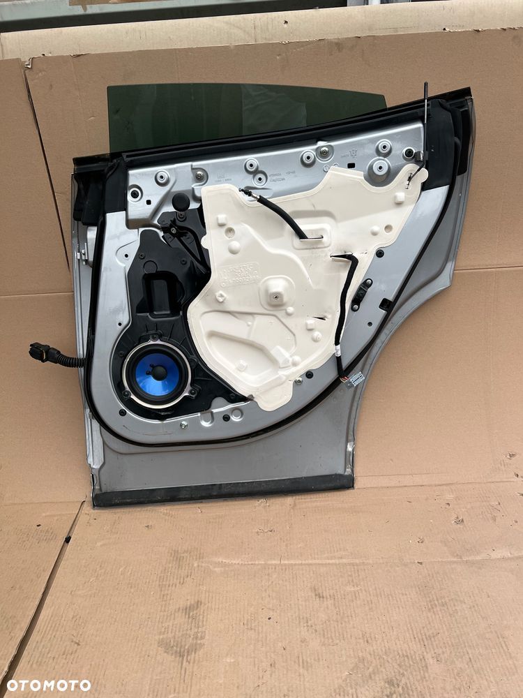 MASERATI LEVANTE DRZWI TYLNE PRAWE KOMPLETNE - 4