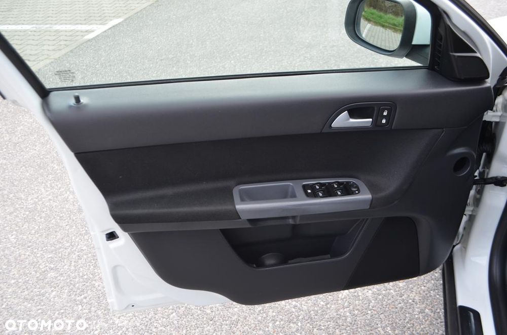 Volvo S40 1.6 Sport - 17