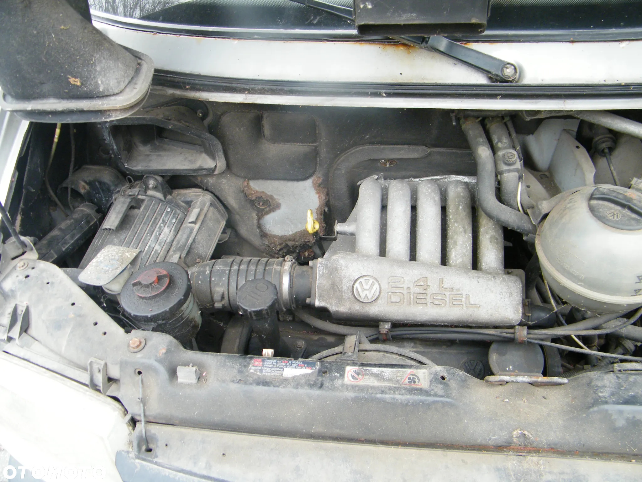 VW Transporter T4 2.4 D 78KM silnik AAB skrzynia CRN lakier LL7D - 13