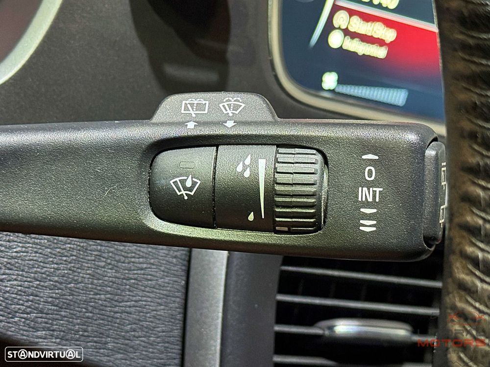 Volvo V40 D2 Black Line - 26