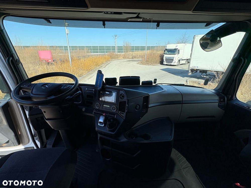 Mercedes-Benz Actros - 17