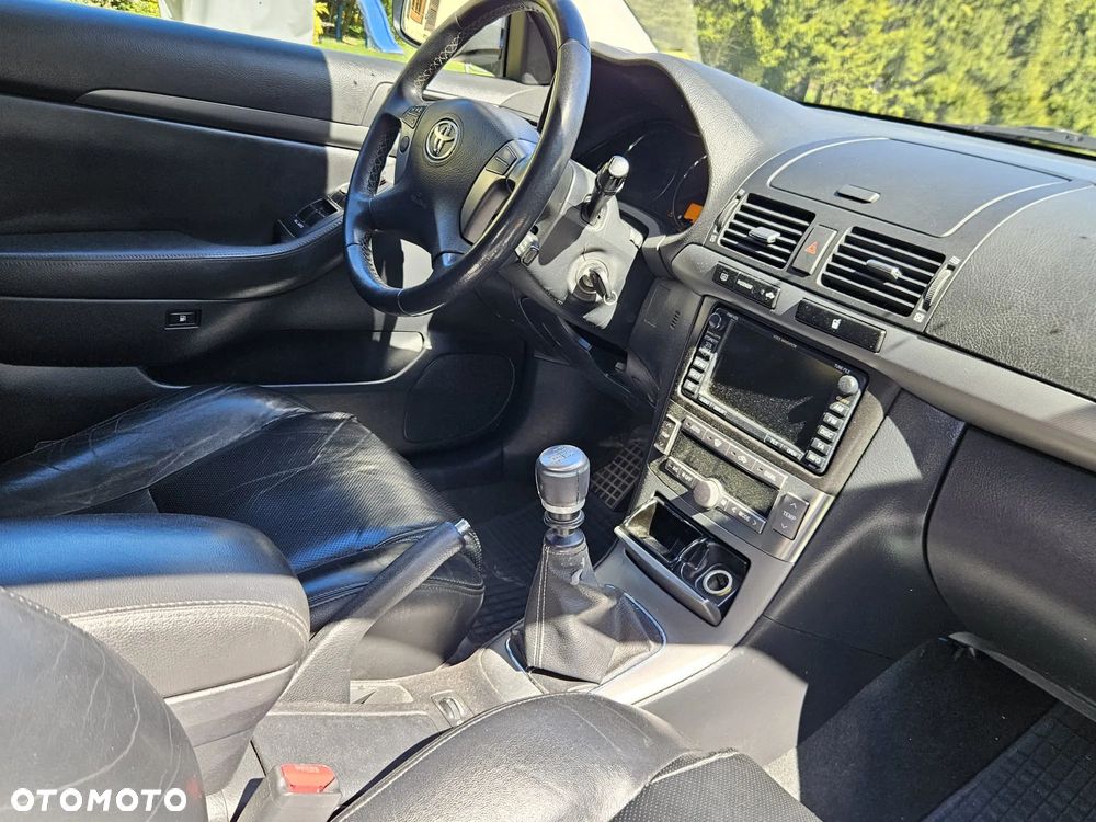 Toyota Avensis 2.2 D-4D Sol Plus 180 Premium - 19