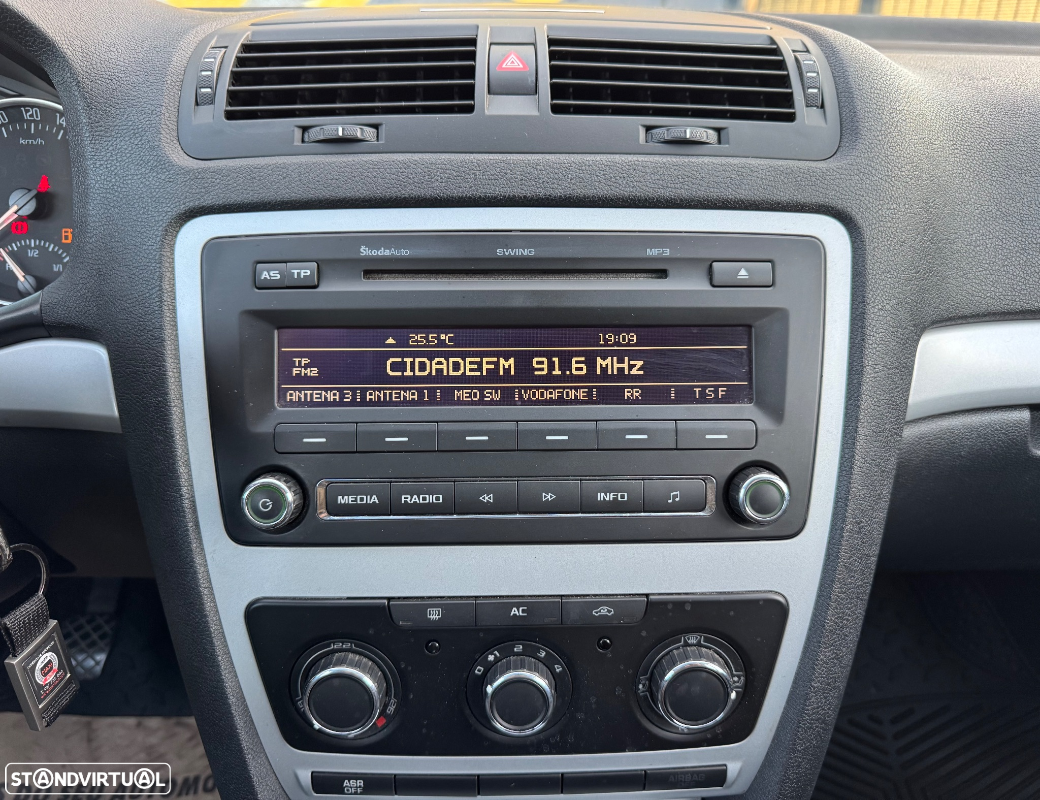 Skoda Octavia Break 1.6 TDi Ambiente - 10