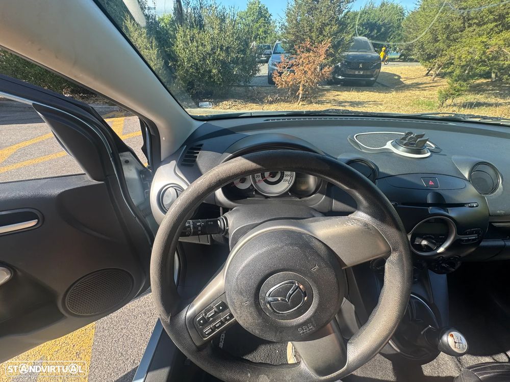 Mazda 2 - 13