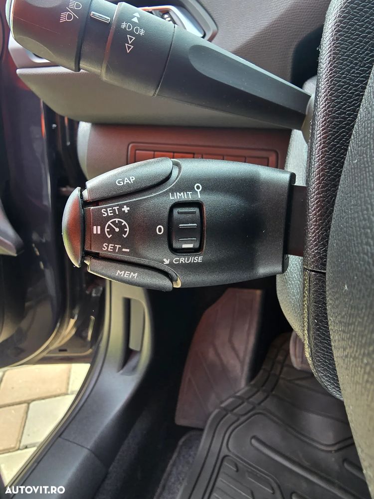 Peugeot 308 BlueHDi 130 Stop & Start Allure Business-Paket - 18