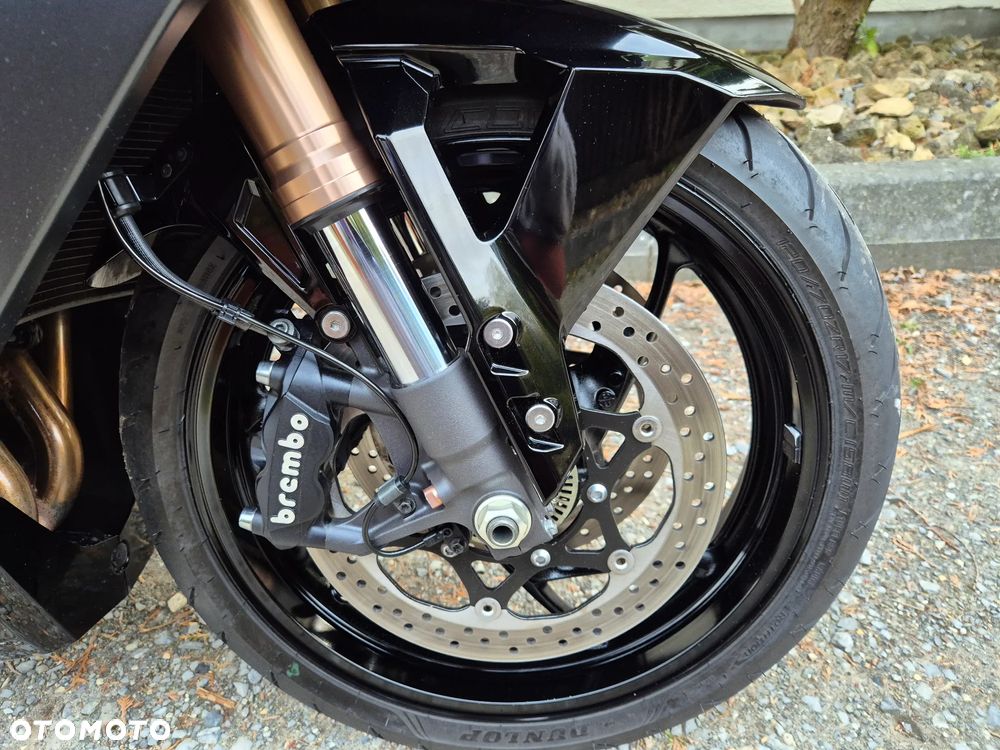 Suzuki GSX 1000 - 16