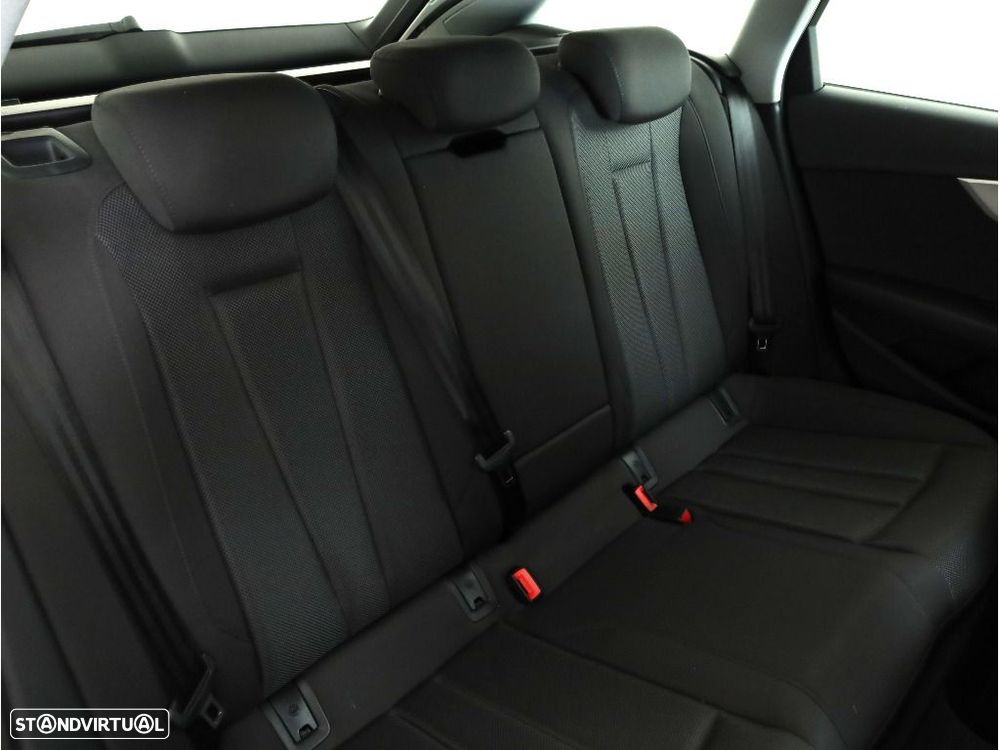 Audi A4 Avant 35 TDI S tronic - 15
