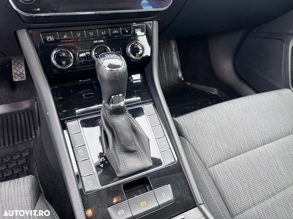 Skoda Superb 2.0 TDI DSG Ambition - 23