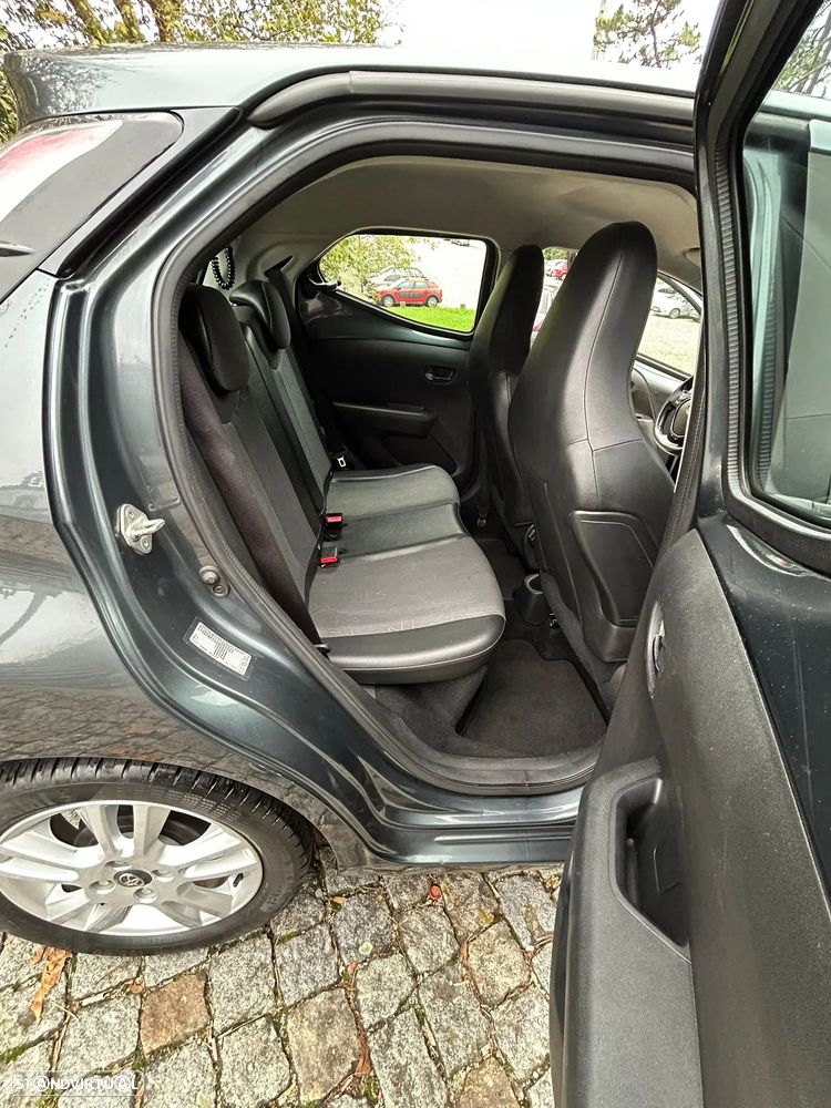 Toyota Aygo 1.0 X-Play Plus+X-Touch +TSS MM - 8