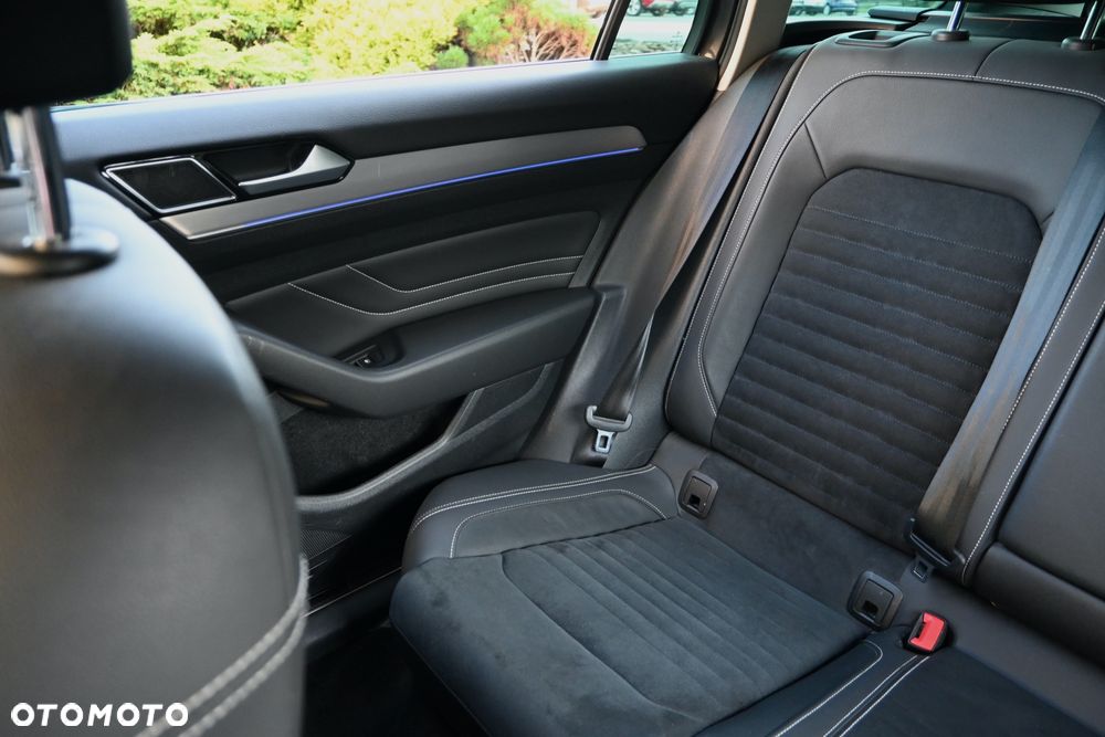 Volkswagen Passat 2.0 TDI SCR DSG Business - 34