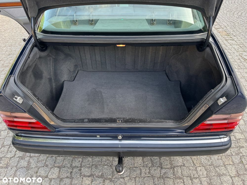 Mercedes-Benz Klasa E 220 - 17