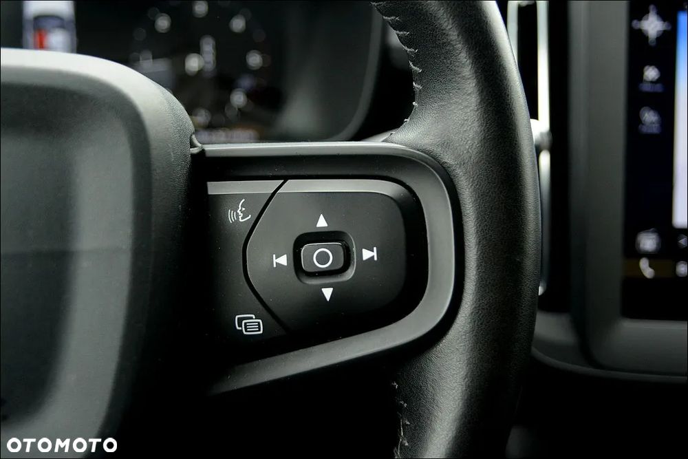 Volvo XC 40 D3 SCR Momentum - 26