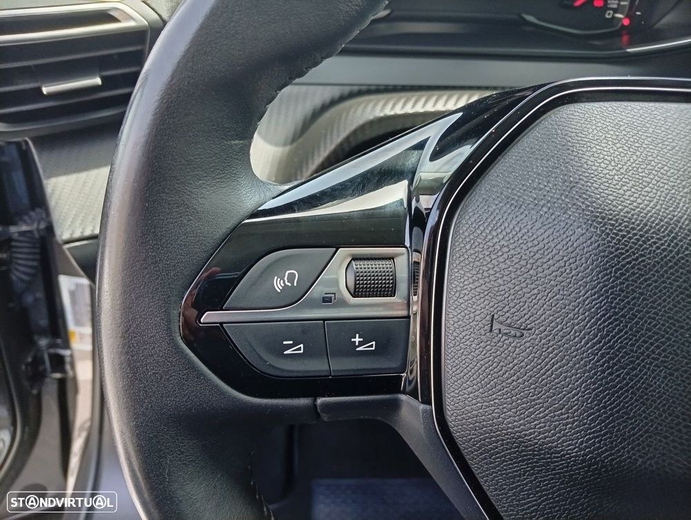 Peugeot 2008 1.2 PureTech Active Pack - 17
