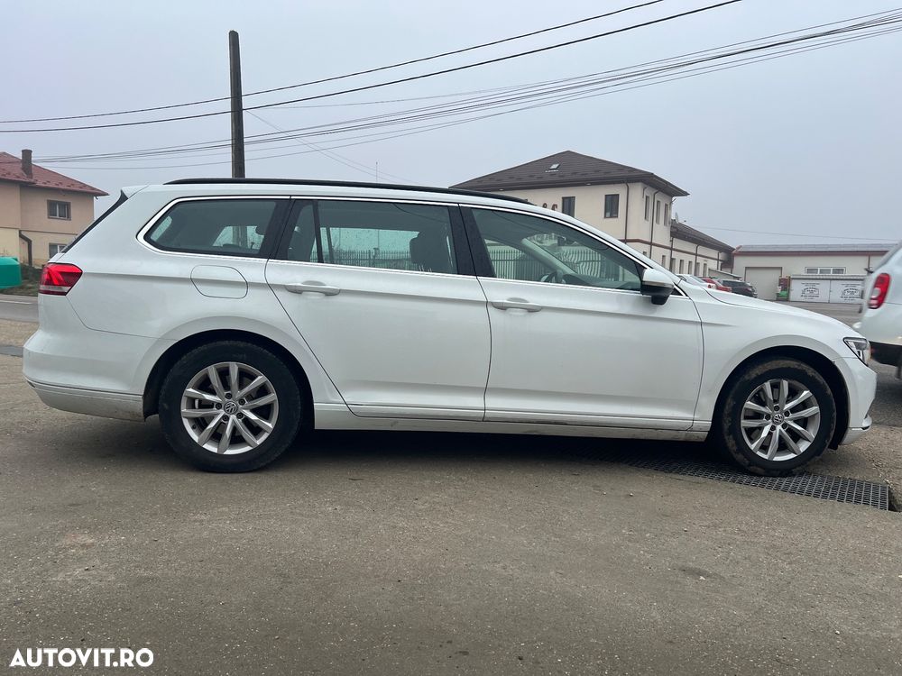 Volkswagen Passat Variant 2.0 TDI DSG (BlueMotion Technology) Comfortline - 17