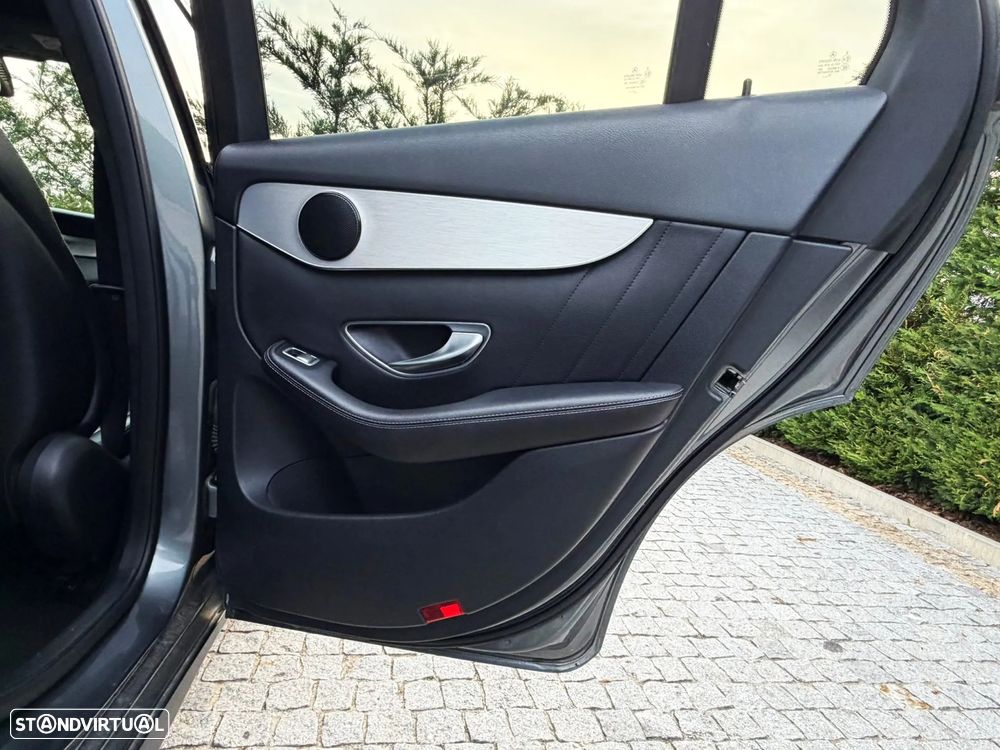 Mercedes-Benz GLC 220 d 4Matic 9G-TRONIC AMG Line - 27