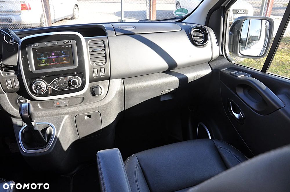 Renault Trafic Blue Spaceclass - 18
