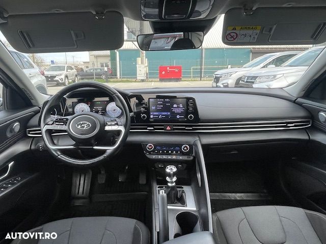 Hyundai Elantra 1.6 l 123 CP 6MT Highway - 4