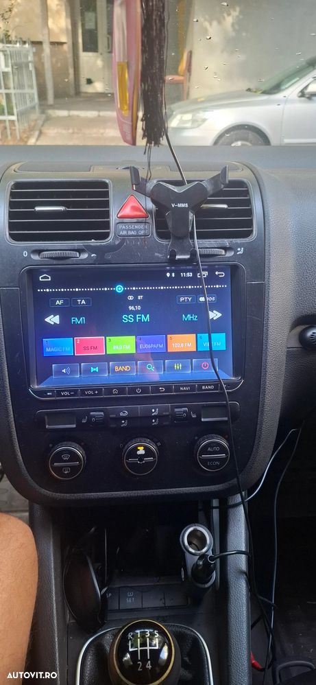Volkswagen Jetta - 2
