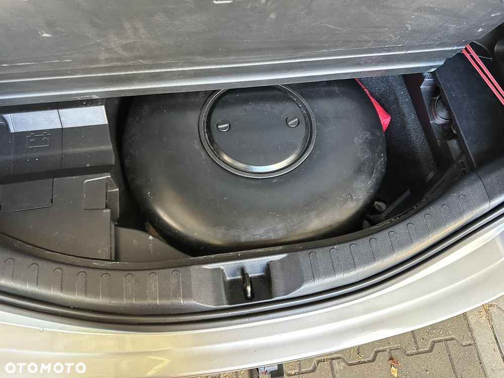Toyota RAV4 Hybrid Premium 4x4 - 19