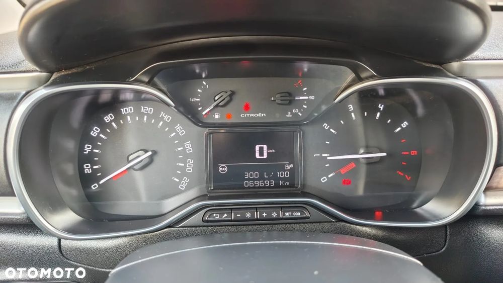 Citroën C3 1.2 PureTech Exclusive - 33