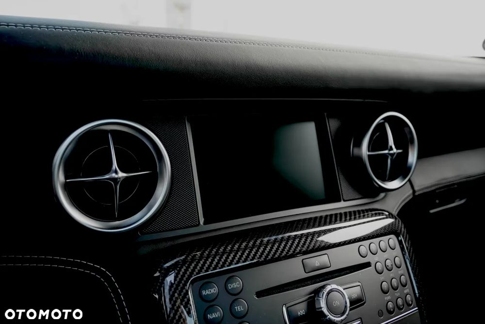 Mercedes-Benz SLS - 21