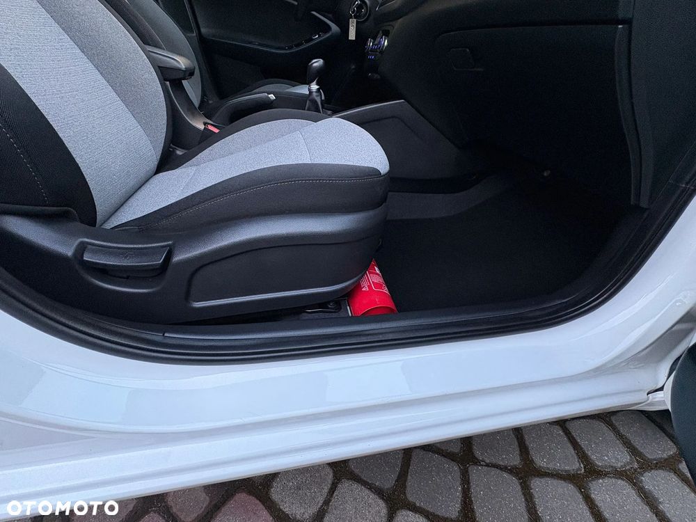 Hyundai i20 1.2 Intro Edition - 12