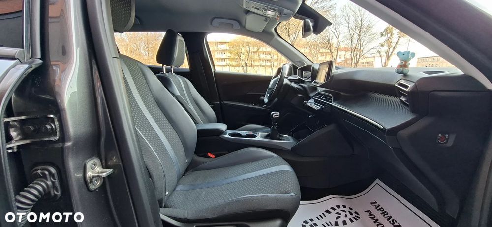 Peugeot 2008 1.5 BlueHDi Allure S&S - 21