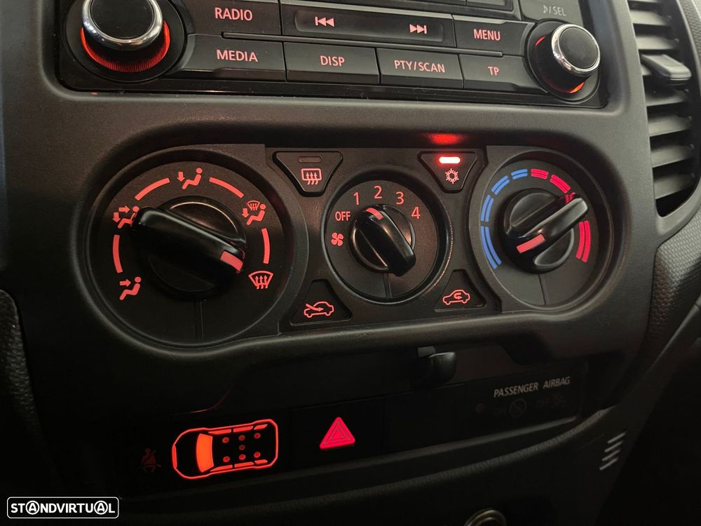 Mitsubishi L200 2.3 DI-D CD Invite 4WD - 23