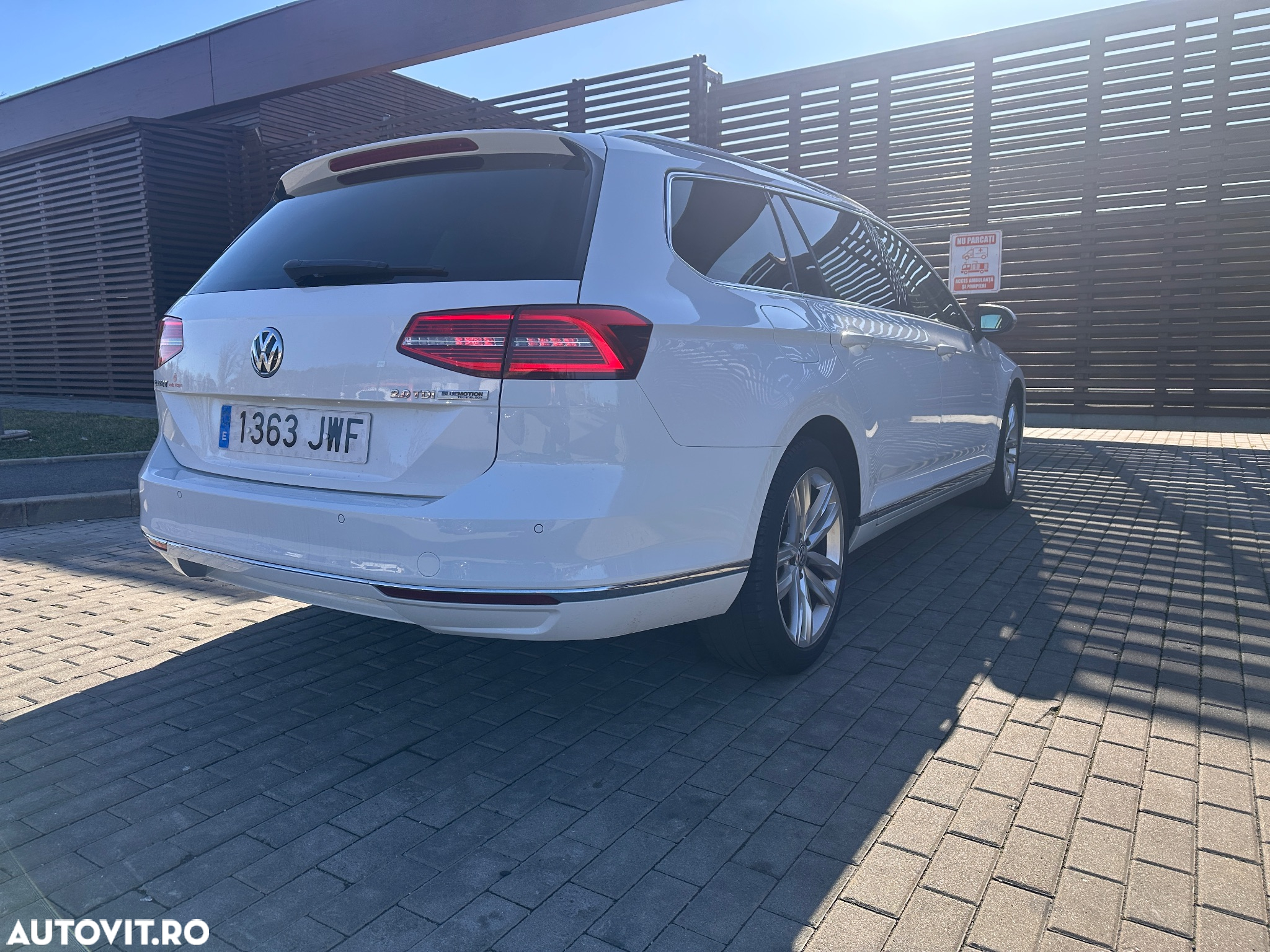 Volkswagen Passat Variant 2.0 TDI DSG Highline - 11