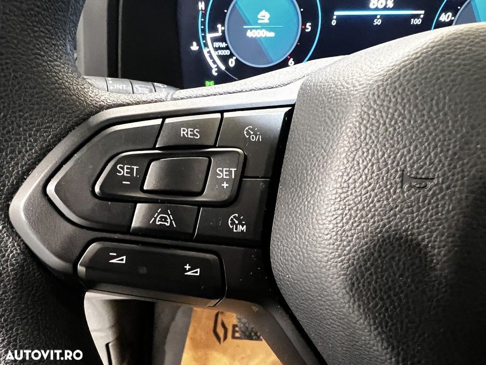 Volkswagen Caravelle - 19