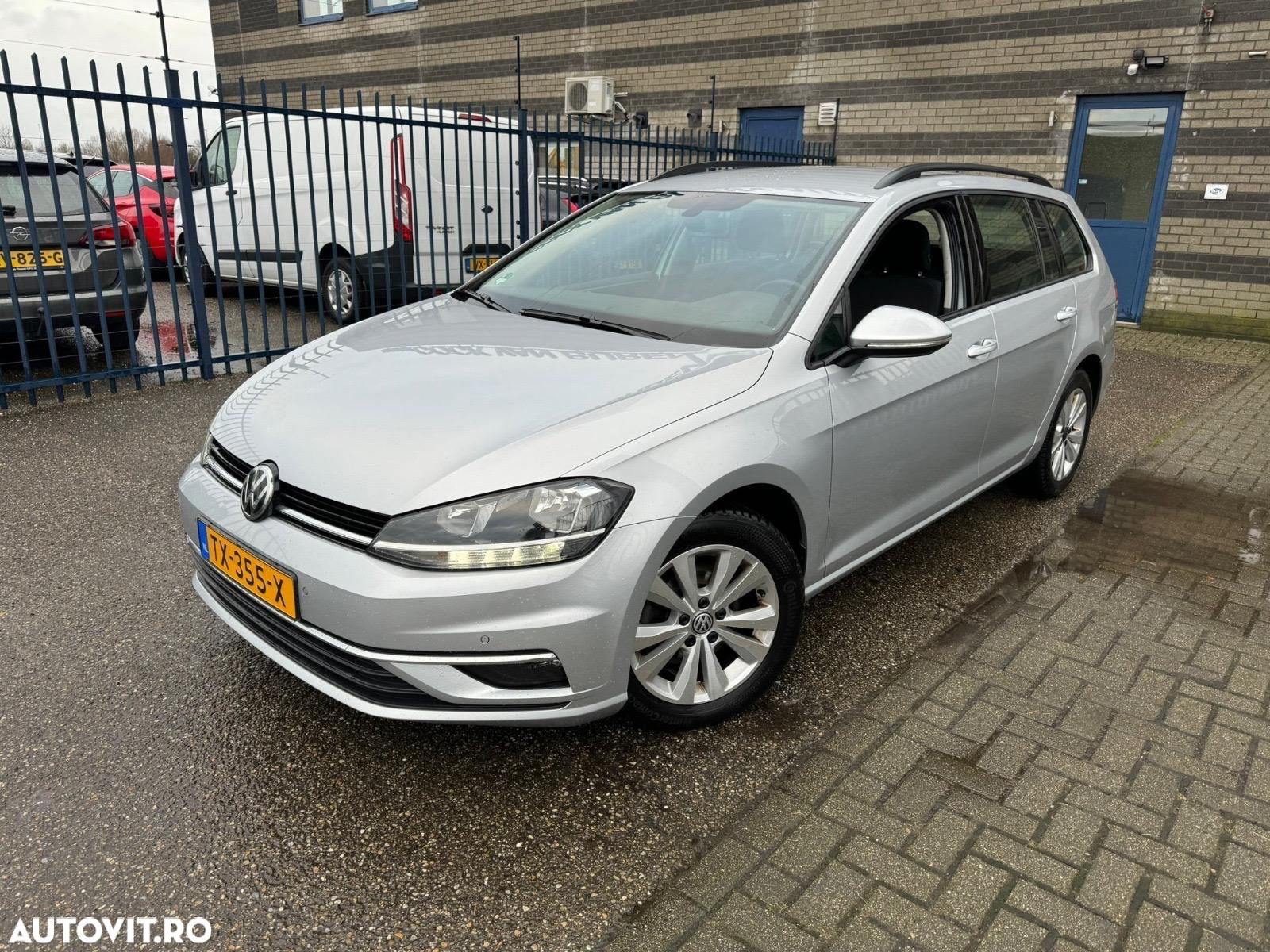 Volkswagen Golf 1.0 TSI Comfortline - 2