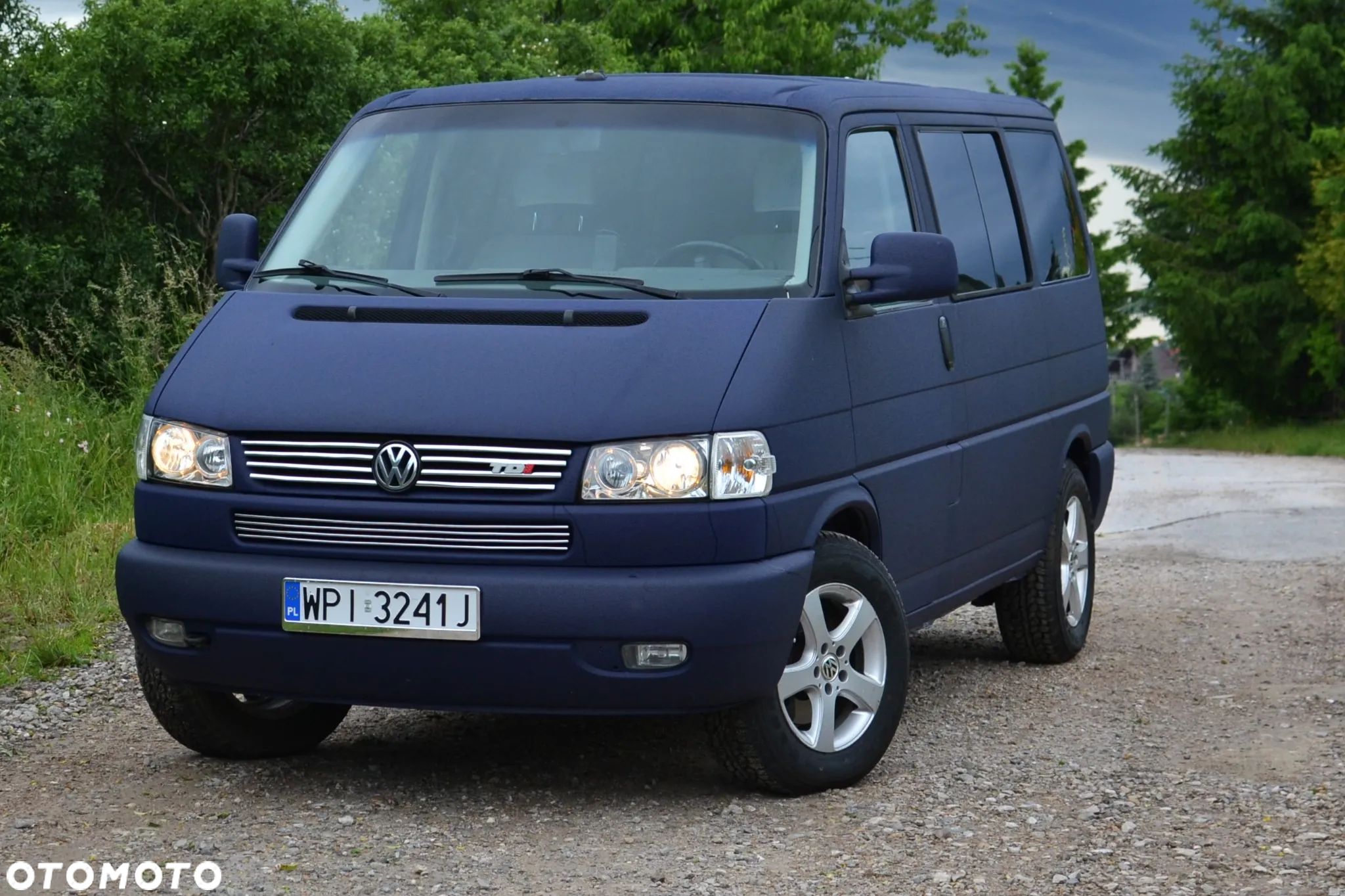 Volkswagen Transporter - 1