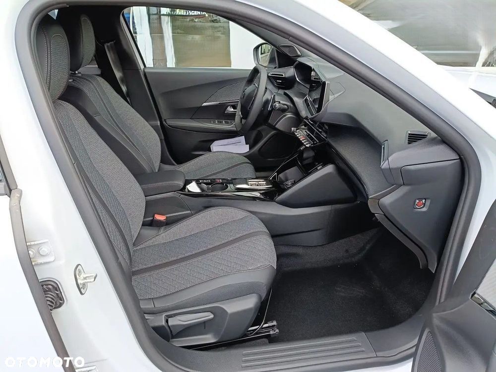 Peugeot 2008 PureTech mHEV Allure e-DCS6 - 11