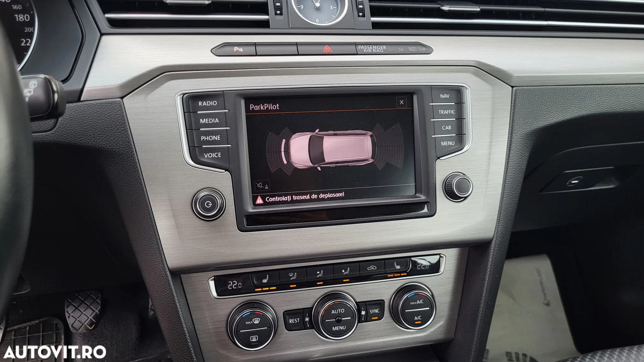 Volkswagen Passat Variant 2.0 TDI (BlueMotion Technology) Comfortline - 24