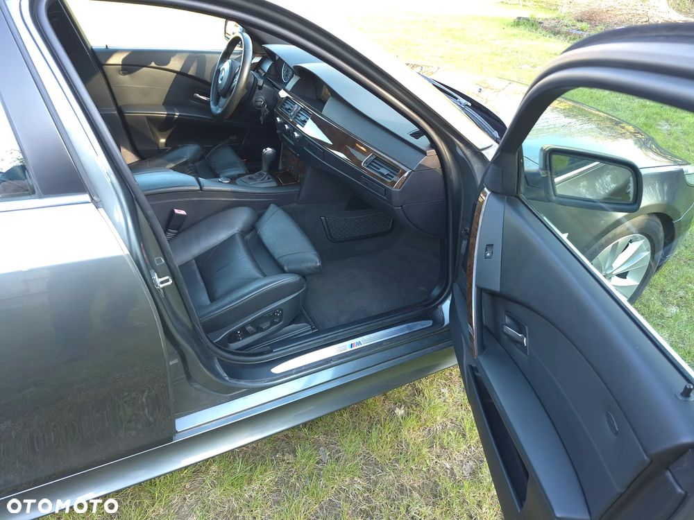 BMW Seria 5 540i - 15