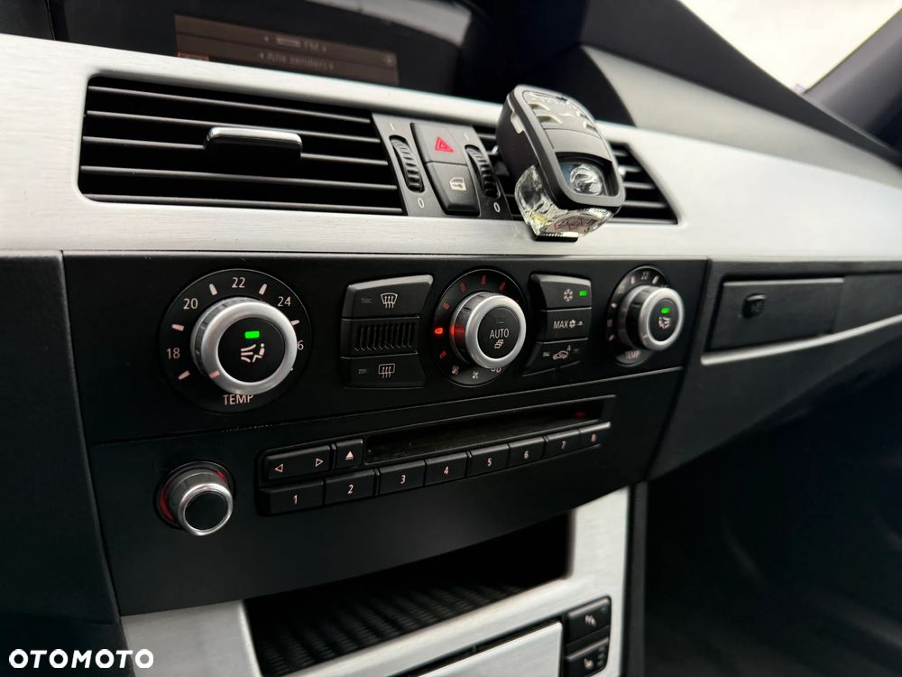 BMW Seria 5 520d Touring Edition Sport - 32