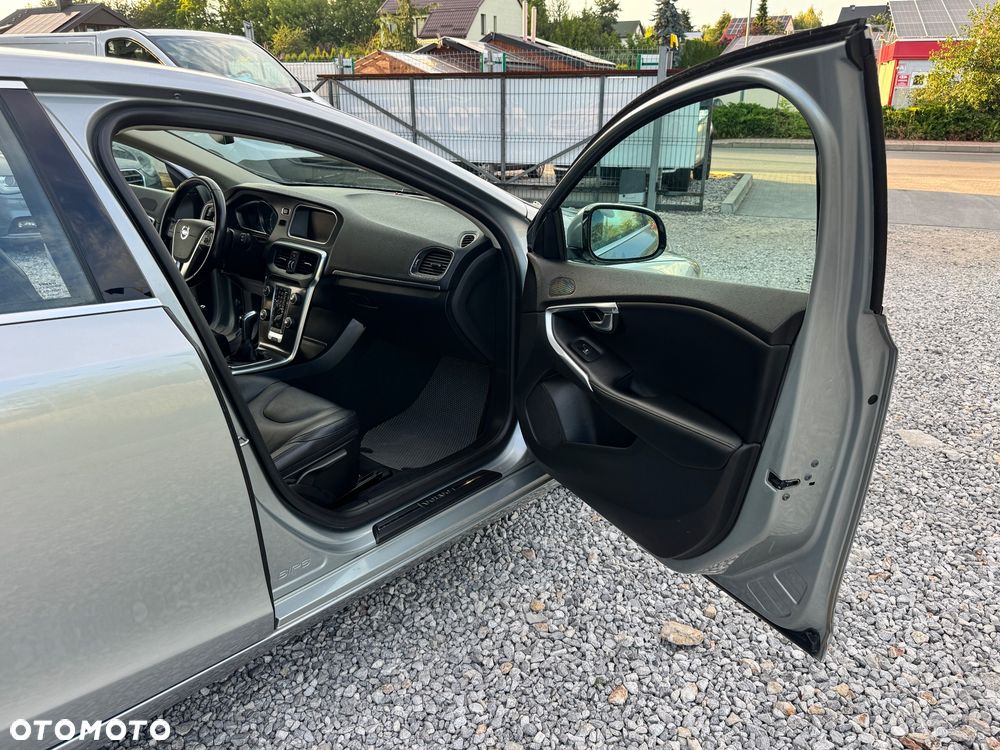 Volvo V40 D2 Momentum - 17