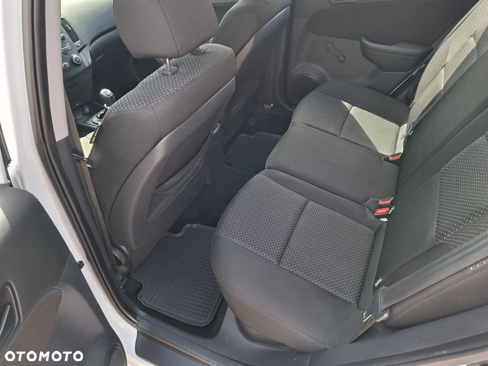 Hyundai i30 1.6 CRDi Classic - 9