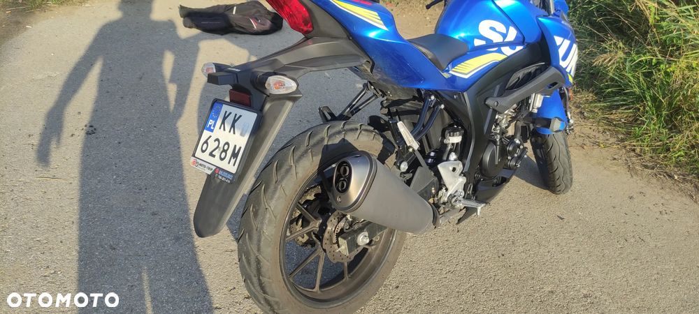 Suzuki GSX - 12