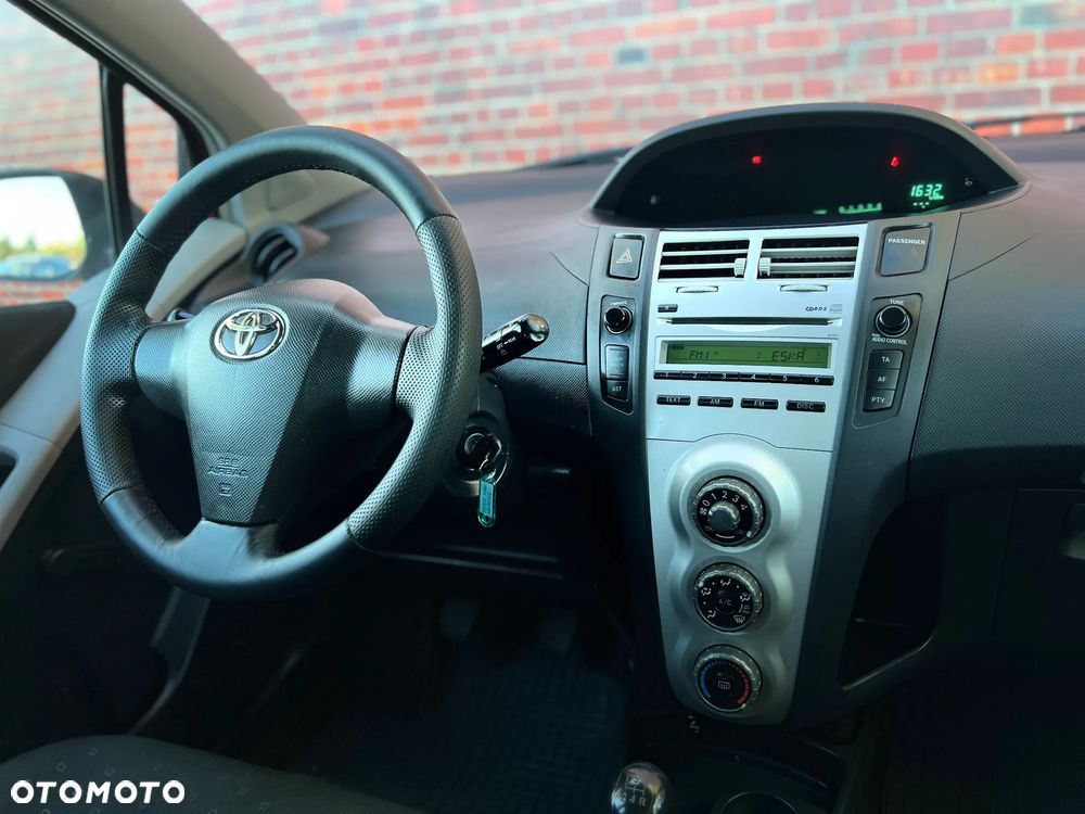 Toyota Yaris - 7